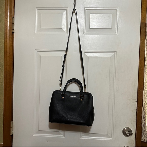 MICHAEL KORS SAVANNAH Medium Satchel Black‎ Saffiano Leather Gold   $348 - Picture 1 of 11